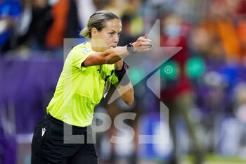 2022-07-23 - Penalty for France given by referee Ivana Martincic (CRO) during the UEFA Women's Euro 2022, quarter final football match between France and Netherlands on July 23, 2022 at New York Stadium in Rotherham, England - FOOTBALL - WOMEN'S EURO 2022 - 1/4 - FRANCE V NETHERLANDS - UEFA EUROPEAN - SOCCER