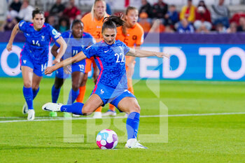 2022-07-23 - Eve Perisset of France scores the 1-0 goal during the UEFA Women's Euro 2022, quarter final football match between France and Netherlands on July 23, 2022 at New York Stadium in Rotherham, England - FOOTBALL - WOMEN'S EURO 2022 - 1/4 - FRANCE V NETHERLANDS - UEFA EUROPEAN - SOCCER