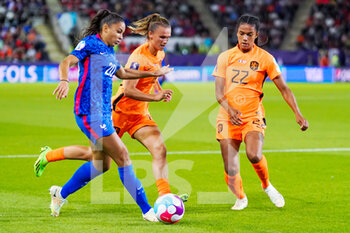 2022-07-23 - Delphine Cascarino of France, Kerstin Casparij, Esmee Brugts of the Netherlands during the UEFA Women's Euro 2022, quarter final football match between France and Netherlands on July 23, 2022 at New York Stadium in Rotherham, England - FOOTBALL - WOMEN'S EURO 2022 - 1/4 - FRANCE V NETHERLANDS - UEFA EUROPEAN - SOCCER