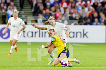 2022-07-26 - Georgia Stanway (10) of England tussles with Kosovare Asllani (9) of Sweden during the UEFA Women's Euro 2022, semi final football match between England and Sweden on July 26, 2022 at Bramall Lane in Sheffield, England - FOOTBALL - WOMEN'S EURO 2022 - 1/2 - ENGLAND V SWEDEN - UEFA EUROPEAN - SOCCER