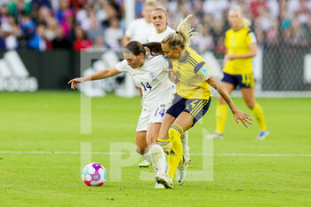 2022-07-26 - Fran Kirby (14) of England, Nathalie Bjorn (14) of Sweden during the UEFA Women's Euro 2022, semi final football match between England and Sweden on July 26, 2022 at Bramall Lane in Sheffield, England - FOOTBALL - WOMEN'S EURO 2022 - 1/2 - ENGLAND V SWEDEN - UEFA EUROPEAN - SOCCER
