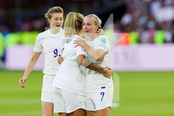 2022-07-26 - Beth Mead (7) of England celebrates her goal 1-0 during the UEFA Women's Euro 2022, semi final football match between England and Sweden on July 26, 2022 at Bramall Lane in Sheffield, England - FOOTBALL - WOMEN'S EURO 2022 - 1/2 - ENGLAND V SWEDEN - UEFA EUROPEAN - SOCCER