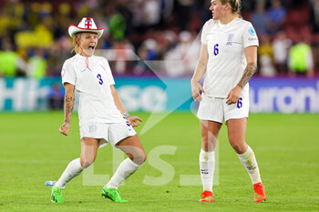 2022-07-26 - Rachel Daly (3) of England celebrates at full time during the UEFA Women's Euro 2022, semi final football match between England and Sweden on July 26, 2022 at Bramall Lane in Sheffield, England - FOOTBALL - WOMEN'S EURO 2022 - 1/2 - ENGLAND V SWEDEN - UEFA EUROPEAN - SOCCER