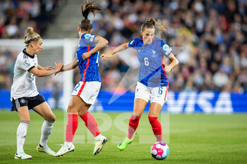 2022-07-27 - Sandie Toletti of France during the UEFA Women's Euro 2022, semi final football match between Germany and France on July 27, 2022 at stadium:mk in Milton Keynes, England - FOOTBALL - WOMEN'S EURO 2022 - 1/2 - GERMANY V FRANCE - UEFA EUROPEAN - SOCCER