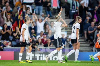 2022-07-27 - Alexandra Popp of Germany celebrates her goal 1-0 during the UEFA Women's Euro 2022, semi final football match between Germany and France on July 27, 2022 at stadium:mk in Milton Keynes, England - FOOTBALL - WOMEN'S EURO 2022 - 1/2 - GERMANY V FRANCE - UEFA EUROPEAN - SOCCER