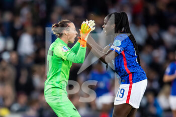 2022-07-27 - Pauline Peyraud-Magnin celebrates goal with Griedge Mbock Bathy of France after the 1-1 goal during the UEFA Women's Euro 2022, semi final football match between Germany and France on July 27, 2022 at stadium:mk in Milton Keynes, England - FOOTBALL - WOMEN'S EURO 2022 - 1/2 - GERMANY V FRANCE - UEFA EUROPEAN - SOCCER