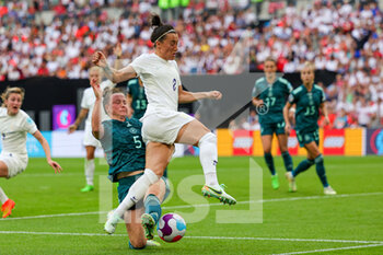 2022-07-31 - Lucy Bronze of England battles with Marina Hegering of Germany during the UEFA Women's Euro 2022, Final football match between England and Germany on July 31, 2022 at Wembley Stadium in London, England - FOOTBALL - WOMEN'S EURO 2022 - FINAL - ENGLAND V GERMANY - UEFA EUROPEAN - SOCCER