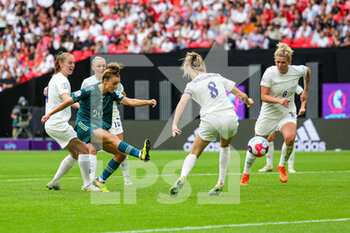 2022-07-31 - Lina Magull of Germany shoots during the UEFA Women's Euro 2022, Final football match between England and Germany on July 31, 2022 at Wembley Stadium in London, England - FOOTBALL - WOMEN'S EURO 2022 - FINAL - ENGLAND V GERMANY - UEFA EUROPEAN - SOCCER