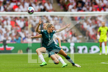 2022-07-31 - Alessia Russo of England battles with Kathrin-Julia Hendrich of Germany during the UEFA Women's Euro 2022, Final football match between England and Germany on July 31, 2022 at Wembley Stadium in London, England - FOOTBALL - WOMEN'S EURO 2022 - FINAL - ENGLAND V GERMANY - UEFA EUROPEAN - SOCCER