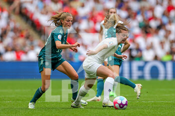2022-07-31 - Keira Walsh of England during the UEFA Women's Euro 2022, Final football match between England and Germany on July 31, 2022 at Wembley Stadium in London, England - FOOTBALL - WOMEN'S EURO 2022 - FINAL - ENGLAND V GERMANY - UEFA EUROPEAN - SOCCER