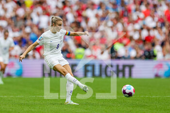 2022-07-31 - Leah Williamson of England during the UEFA Women's Euro 2022, Final football match between England and Germany on July 31, 2022 at Wembley Stadium in London, England - FOOTBALL - WOMEN'S EURO 2022 - FINAL - ENGLAND V GERMANY - UEFA EUROPEAN - SOCCER