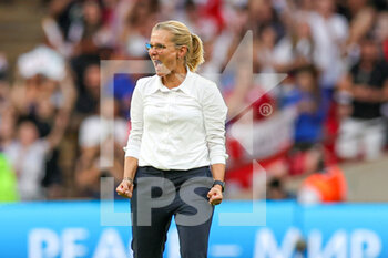 2022-07-31 - Sarina Wiegman Manager of England celebrates winning the UEFA Women's Euro 2022, Final football match between England and Germany on July 31, 2022 at Wembley Stadium in London, England - FOOTBALL - WOMEN'S EURO 2022 - FINAL - ENGLAND V GERMANY - UEFA EUROPEAN - SOCCER