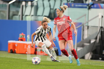 2022-03-23 - Ellie Carpenter (Olympique Lyonnais) vs Martina Rosucci (Juventus Women) - JUVENTUS WOMEN VS OLYMPIQUE LYONNAIS - UEFA CHAMPIONS LEAGUE WOMEN - SOCCER