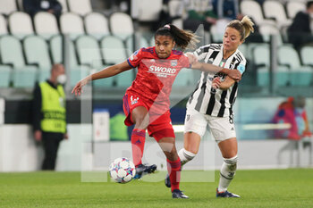 2022-03-23 - Janice Cayman (OLYMPIQUE LYONNAIS) vs Martina Rosucci (Juventus Women) - JUVENTUS WOMEN VS OLYMPIQUE LYONNAIS - UEFA CHAMPIONS LEAGUE WOMEN - SOCCER