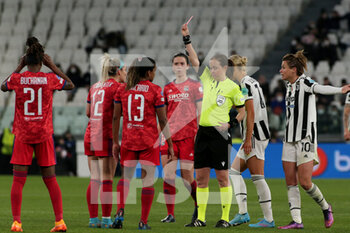 2022-03-23 - Elle Carpenter (Olympique Lyonnais) red card - JUVENTUS WOMEN VS OLYMPIQUE LYONNAIS - UEFA CHAMPIONS LEAGUE WOMEN - SOCCER