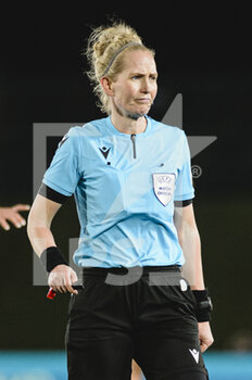 2022-03-22 - 20.03.2022, Madrid, Spain. Referee Lina Lehtovaara in action during the UEFA Women's Champions League match between Real Madrid and FC Barcelona at Estadio Alfredo Di Stefano on 20 March 2022 in Madrid Spain. - REAL MADRID VS FC BARCELONA - UEFA CHAMPIONS LEAGUE WOMEN - SOCCER