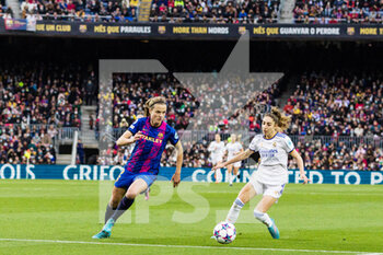2022-03-30 - Irene Paredes of FC Barcelona competes with Olga Carmona of Real Madrid during the UEFA Women's Champions League, Quarter-finals, 2nd leg football match between FC Barcelona and Real Madrid CF on March 30, 2022 at Camp Nou stadium in Barcelona, Spain - FC BARCELONA VS REAL MADRID CF - UEFA CHAMPIONS LEAGUE WOMEN - SOCCER