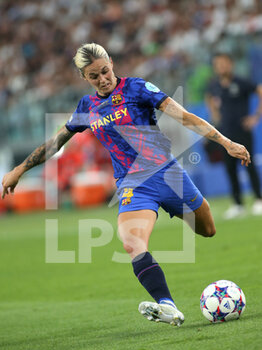 2022-05-21 - Maria Pilar Leon (FC Barcelona) about to kick the ball - FINAL - FC BARCELONA VS OLYMPIQUE LYONNAIS - UEFA CHAMPIONS LEAGUE WOMEN - SOCCER