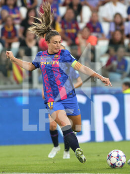 2022-05-21 - Alexia Putellas (FC Barcelona) about to kick the ball - FINAL - FC BARCELONA VS OLYMPIQUE LYONNAIS - UEFA CHAMPIONS LEAGUE WOMEN - SOCCER