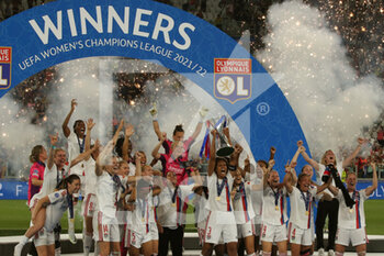 2022-05-21 - Olympique Lyon win the woman Champions League and raise the cup - FINAL - FC BARCELONA VS OLYMPIQUE LYONNAIS - UEFA CHAMPIONS LEAGUE WOMEN - SOCCER