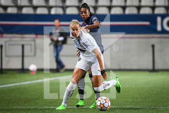 21/09/2022 - Stine LARSEN of BK Hacken and Ashley LAWRENCE of PSG during the UEFA Women's Champions League, football match between Paris Saint-Germain and BK Hacken on September 21, 2022 at Jean Bouin stadium in Paris, France - FOOTBALL - WOMEN'S CHAMPIONS LEAGUE - PARIS SG V HACKEN - UEFA CHAMPIONS LEAGUE WOMEN - CALCIO