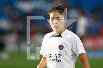 2022-10-26 - Mengwen Li of PSG warms up during the UEFA Women’s Champions League, Group A football match between Real Madrid and Paris Saint-Germain on October 26, 2022 at Alfredo Di Stefano stadium in Valdebebas, Madrid, Spain - FOOTBALL - WOMEN'S CHAMPIONS LEAGUE - REAL MADRID V PARIS SG - UEFA CHAMPIONS LEAGUE WOMEN - SOCCER