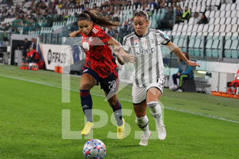 2022-10-27 - delphine Cascarino (Olympique Lyonnais) and Lisa Boattin (Juventus Women) - JUVENTUS WOMEN VS OLYMPIQUE LYONNAIS - UEFA CHAMPIONS LEAGUE WOMEN - SOCCER