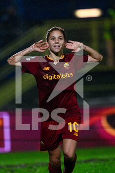 2022-12-16 - Manuela Giugliano (AS Roma Women) celebrates after scoring the goal 3-0 during the UEFA Women’s Champions League 2022/23 match between AS Roma vs SKN St. Polten at the Domenico Francioni stadium Latina on 16 December 2022. - AS ROMA VS SKN ST. POLTEN - UEFA CHAMPIONS LEAGUE WOMEN - SOCCER