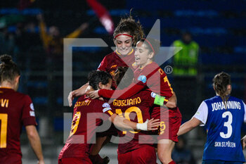2022-12-16 - AS Roma players exultation during the UEFA Women’s Champions League 2022/23 match between AS Roma vs SKN St. Polten at the Domenico Francioni stadium Latina on 16 December 2022. - AS ROMA VS SKN ST. POLTEN - UEFA CHAMPIONS LEAGUE WOMEN - SOCCER