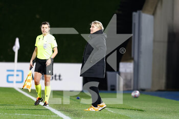 2022-12-08 - Emma Hayes, head coach of Chelsea during the UEFA Women's Champions League, Group A, football match between Real Madrid and Chelsea on December 8, 2022 at Alfredo di Stefano stadium in Valdebebas near Madrid, Spain - FOOTBALL - WOMEN'S CHAMPIONS LEAGUE - REAL MADRID V CHELSEA - UEFA CHAMPIONS LEAGUE WOMEN - SOCCER