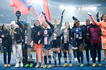 2022-12-16 - Players (team, group) of PSG celebrates during the UEFA Women's Champions League, Group A football match between Paris Saint-Germain and Real Madrid on December 16, 2022 at Parc des Princes stadium in Paris, France - FOOTBALL - WOMEN'S CHAMPIONS LEAGUE - PARIS SG V REAL MADRID - UEFA CHAMPIONS LEAGUE WOMEN - SOCCER
