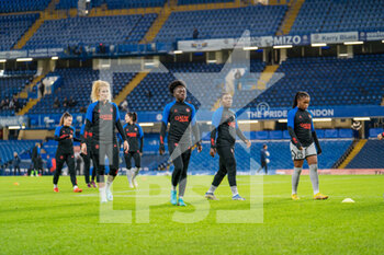 2022-12-22 - PSG players warm up during the UEFA Women's Champions League football match between Chelsea and Paris Saint-Germain on December 22, 2022 at Stamford Bridge stadium in London, England - FOOTBALL - WOMEN'S CHAMPIONS LEAGUE - CHELSEA V PARIS SG - UEFA CHAMPIONS LEAGUE WOMEN - SOCCER