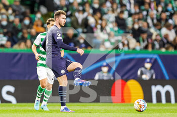 2022-02-15 - Aymeric Laporte (14) of Manchester City during the UEFA Champions League, round of 16, 1st leg football match between Sporting Lisbon and Manchester City on February 15 2022 at Estadio Jose Alvalade in Lisbon, Portugal - SPORTING LISBON VS MANCHESTER CITY - UEFA CHAMPIONS LEAGUE - SOCCER