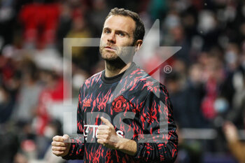 2022-02-23 - Juan Mata of Manchester United warms up during the UEFA Champions League, round of 16, 1st leg football match between Atletico de Madrid and Manchester United on February 23, 2022 in Madrid, Spain - ATLETICO DE MADRID VS MANCHESTER UNITED - UEFA CHAMPIONS LEAGUE - SOCCER