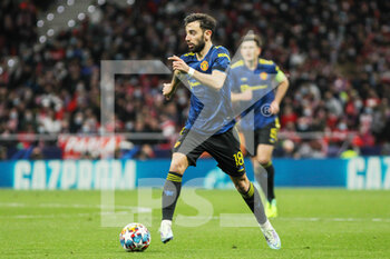 2022-02-23 - Bruno Fernandes of Manchester United during the UEFA Champions League, round of 16, 1st leg football match between Atletico de Madrid and Manchester United on February 23, 2022 in Madrid, Spain - ATLETICO DE MADRID VS MANCHESTER UNITED - UEFA CHAMPIONS LEAGUE - SOCCER