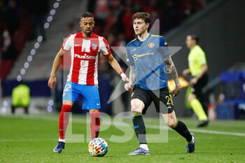 2022-02-23 - Victor Lindelof of Manchester United and Renan Lodi of Atletico de Madrid during the UEFA Champions League, round of 16, 1st leg football match between Atletico de Madrid and Manchester United on February 23, 2022 in Madrid, Spain - ATLETICO DE MADRID VS MANCHESTER UNITED - UEFA CHAMPIONS LEAGUE - SOCCER