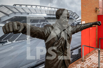 2022-03-08 - Bill Shankly sculpture outside The Kop stand before the UEFA Champions League, Round of 16, 2nd leg football match between Liverpool and FC Internazionale on March 8, 2022 at Anfield stadium in Liverpool, England - LIVERPOOL VS FC INTERNAZIONALE - UEFA CHAMPIONS LEAGUE - SOCCER