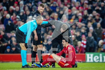 2022-03-08 - Liverpool midfielder Curtis Jones (17) receives medical attention during the UEFA Champions League, Round of 16, 2nd leg football match between Liverpool and FC Internazionale on March 8, 2022 at Anfield stadium in Liverpool, England - LIVERPOOL VS FC INTERNAZIONALE - UEFA CHAMPIONS LEAGUE - SOCCER