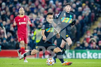 2022-03-08 - Internazionale forward Lautaro Martinez (10) shoots at goal during the UEFA Champions League, Round of 16, 2nd leg football match between Liverpool and FC Internazionale on March 8, 2022 at Anfield stadium in Liverpool, England - LIVERPOOL VS FC INTERNAZIONALE - UEFA CHAMPIONS LEAGUE - SOCCER