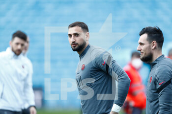 2022-03-08 - Gianluigi Donnarumma during the training session of Paris Saint-Germain prior to the UEFA Champions League, round of 16, second leg football match against Real Madrid on March 8, 2022 at Santiago Bernabeu stadium in Madrid, Spain - TRAINING SESSION OF PARIS SAINT-GERMAIN PRIOR TO THE UEFA CHAMPIONS LEAGUE AGAINST REAL MADRID - UEFA CHAMPIONS LEAGUE - SOCCER