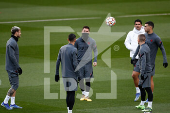 2022-03-08 - Mauro Icardi, Angel di Maria, Lionel Messi, Marco Verratti, Leandro Paredes during the training session of Paris Saint-Germain prior to the UEFA Champions League, round of 16, second leg football match against Real Madrid on March 8, 2022 at Santiago Bernabeu stadium in Madrid, Spain - TRAINING SESSION OF PARIS SAINT-GERMAIN PRIOR TO THE UEFA CHAMPIONS LEAGUE AGAINST REAL MADRID - UEFA CHAMPIONS LEAGUE - SOCCER