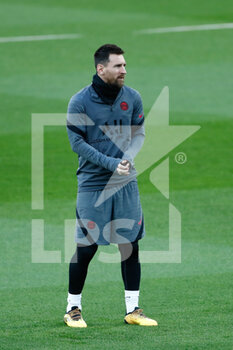 2022-03-08 - Lionel Messi during the training session of Paris Saint-Germain prior to the UEFA Champions League, round of 16, second leg football match against Real Madrid on March 8, 2022 at Santiago Bernabeu stadium in Madrid, Spain - TRAINING SESSION OF PARIS SAINT-GERMAIN PRIOR TO THE UEFA CHAMPIONS LEAGUE AGAINST REAL MADRID - UEFA CHAMPIONS LEAGUE - SOCCER