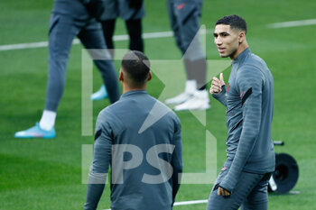 2022-03-08 - Achraf Hakimi during the training session of Paris Saint-Germain prior to the UEFA Champions League, round of 16, second leg football match against Real Madrid on March 8, 2022 at Santiago Bernabeu stadium in Madrid, Spain - TRAINING SESSION OF PARIS SAINT-GERMAIN PRIOR TO THE UEFA CHAMPIONS LEAGUE AGAINST REAL MADRID - UEFA CHAMPIONS LEAGUE - SOCCER