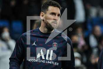 2022-03-09 - Lionel Messi of PSG warms up during the UEFA Champions League, Round of 16, 2nd leg football match between Real Madrid and Paris Saint-Germain on March 9, 2022 at Santiago Bernabeu stadium in Madrid, Spain - REAL MADRID VS PARIS SAINT-GERMAIN - UEFA CHAMPIONS LEAGUE - SOCCER