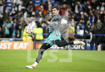 2022-03-09 - Goalkeeper of Real Madrid Thibaut Courtois warms up before the UEFA Champions League, Round of 16, 2nd leg football match between Real Madrid and Paris Saint-Germain (PSG) on March 9, 2022 at Santiago Bernabeu stadium in Madrid, Spain - REAL MADRID VS PARIS SAINT-GERMAIN - UEFA CHAMPIONS LEAGUE - SOCCER