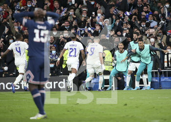 2022-03-09 - Karim Benzema of Real Madrid celebrates his goal with Eden Hazard, Isco and teammates during the UEFA Champions League, Round of 16, 2nd leg football match between Real Madrid and Paris Saint-Germain (PSG) on March 9, 2022 at Santiago Bernabeu stadium in Madrid, Spain - REAL MADRID VS PARIS SAINT-GERMAIN - UEFA CHAMPIONS LEAGUE - SOCCER