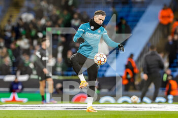 2022-03-09 - Jack Grealish (10) of Manchester City warms up during the UEFA Champions League, Round of 16, 2nd leg football match between Manchester City and Sporting Lisbon on March 9, 2022 at the Etihad Stadium in Manchester, England - MANCHESTER CITY VS SPORTING LISBON - UEFA CHAMPIONS LEAGUE - SOCCER