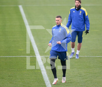 2022-03-15 - Federico Bernardeschi of Juventus Fc during the training of the Juventus Fc team the day before the UEFA Champions League Match at the Juventus Training Center -  Continassa, Torino, Italy Photo Nderim KACELI - TRAINING OF JUVENTUS FC PRIOR THE JUVENTUS FC VS VILLAREAL FC - UEFA CHAMPIONS LEAGUE - SOCCER