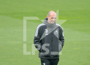 2022-03-15 - Coach Massimiliano Allegri of Juventus Fc during the training of the Juventus Fc team the day before the UEFA Champions League Match at the Juventus Training Center -  Continassa, Torino, Italy Photo Nderim KACELI - TRAINING OF JUVENTUS FC PRIOR THE JUVENTUS FC VS VILLAREAL FC - UEFA CHAMPIONS LEAGUE - SOCCER