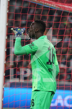 2022-03-16 - Goalkeeper Chelsea Edouard Mendy during the UEFA Champions League, Round of 16, 2nd leg football match between LOSC Lille and Chelsea on March 16, 2022 at Pierre Mauroy stadium in Villeneuve-d'Ascq, France - LOSC LILLE VS CHELSEA - UEFA CHAMPIONS LEAGUE - SOCCER